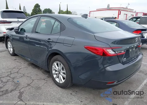 2025 Toyota Camry Le z USA, uszkodzony, nr VIN 4T1DBADK0SU530277